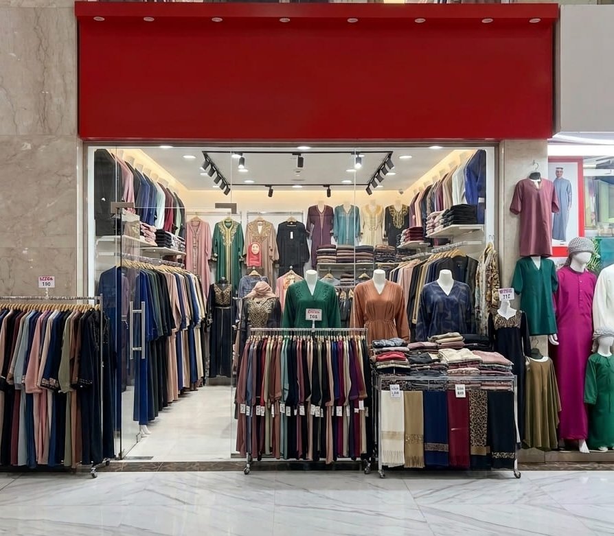 Flexible small abaya shop filled with everyday collections